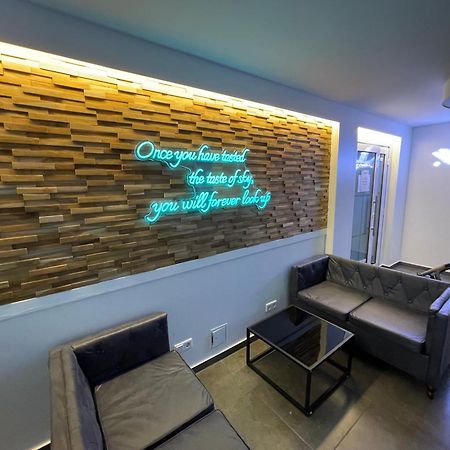 Aviators Guest House - Premium Room شتراوسبرغ المظهر الخارجي الصورة