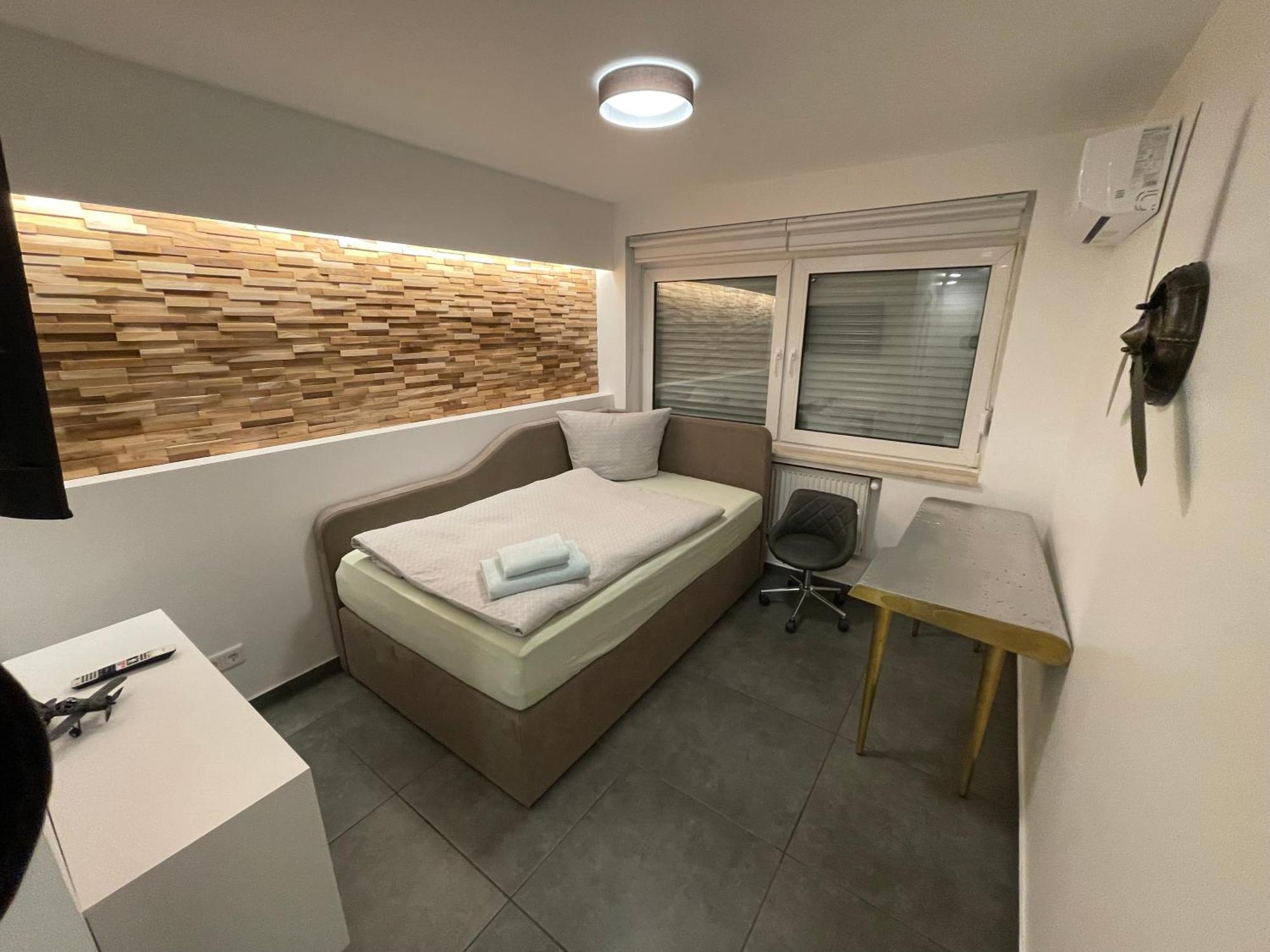 Aviators Guest House - Premium Room شتراوسبرغ المظهر الخارجي الصورة